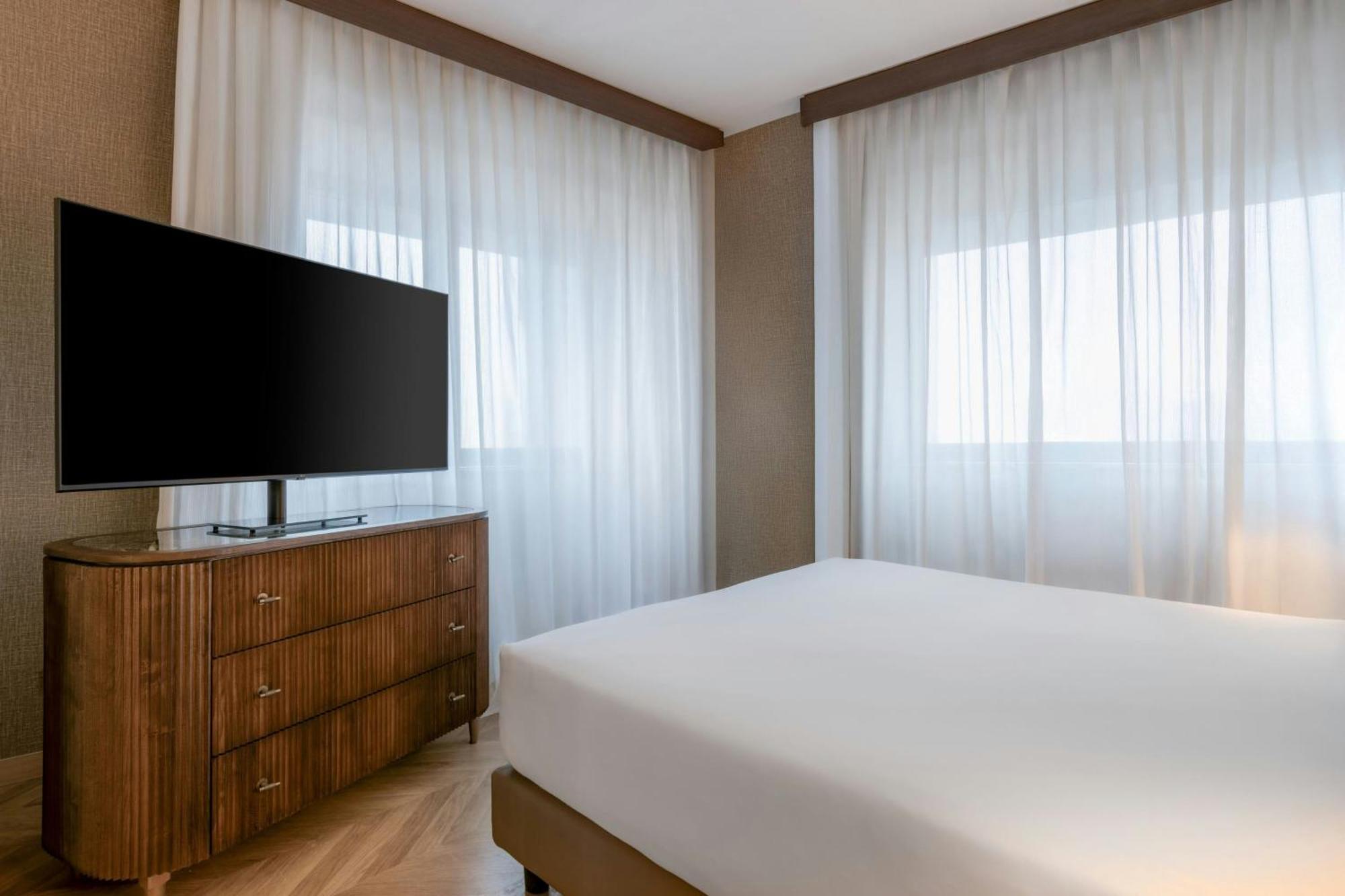 Ac Hotel Milano By Marriott Екстериор снимка
